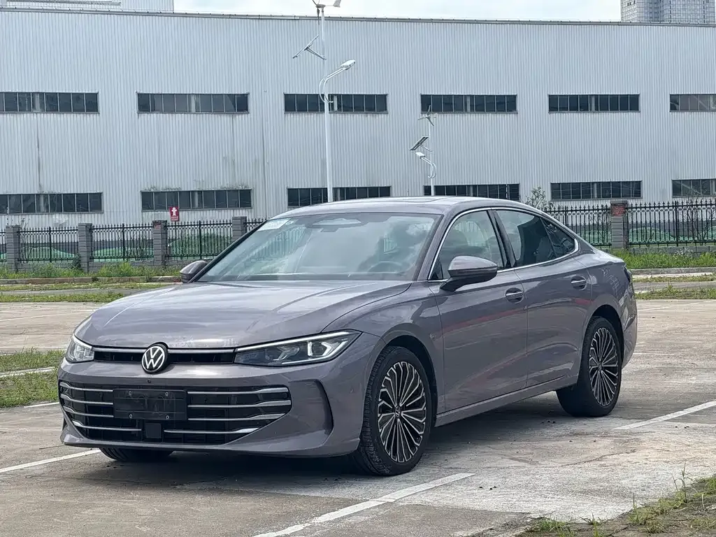 Volkswagen Passat — фото 1