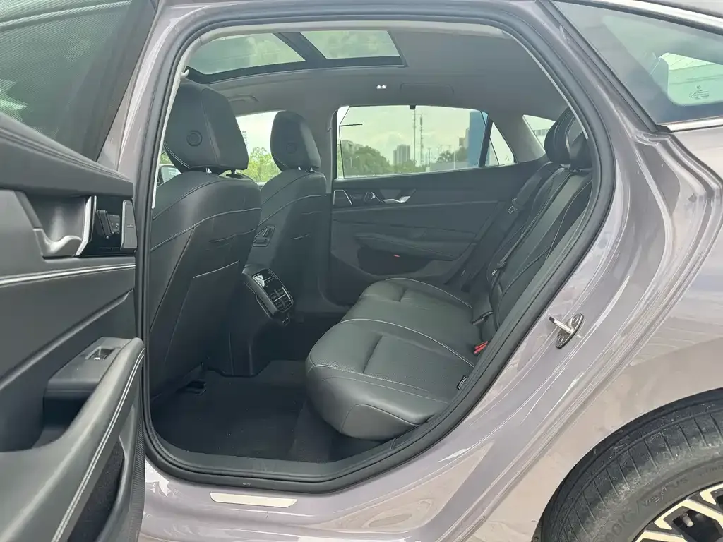 Volkswagen Passat — фото 7