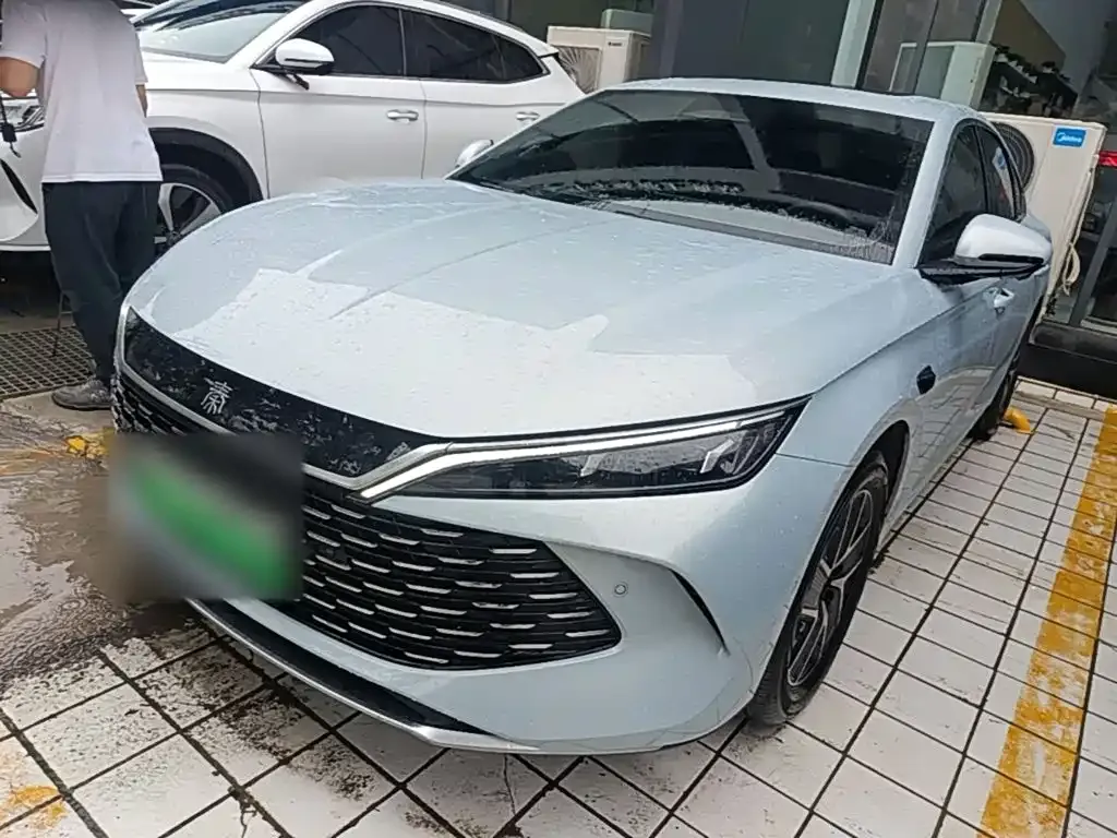BYD Qin L — фото 1