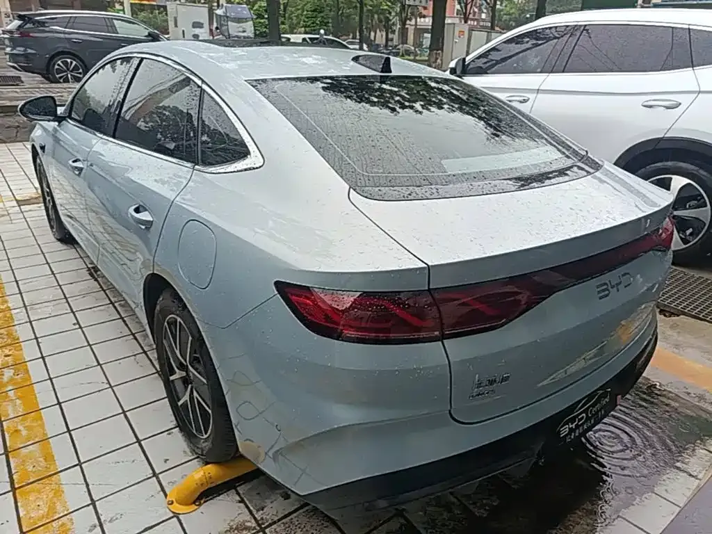 BYD Qin L — фото 10
