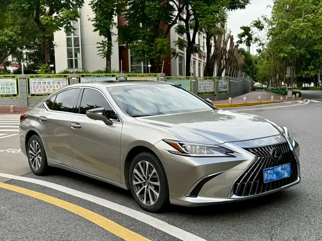 Lexus ES — фото 7
