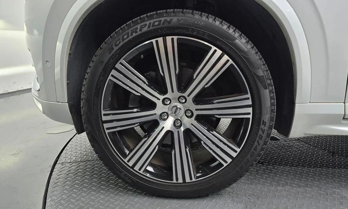 Volvo XC90 — фото 10