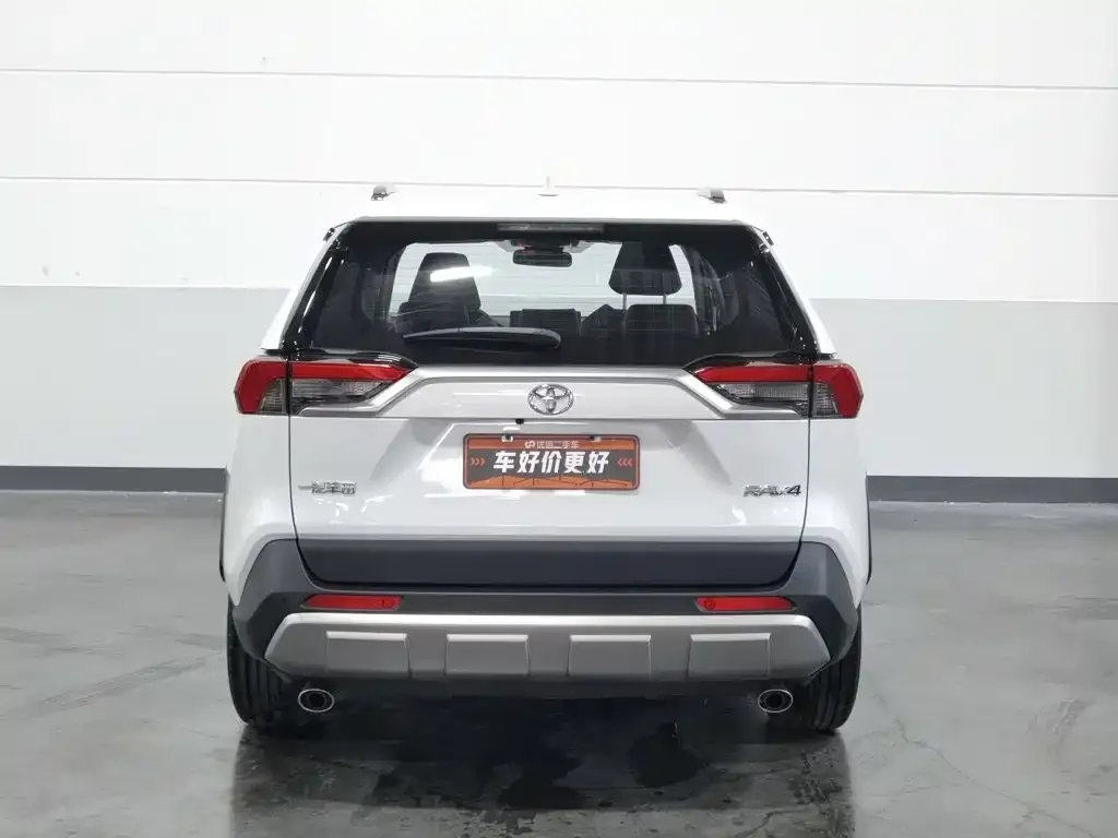 Toyota RAV4 — фото 2