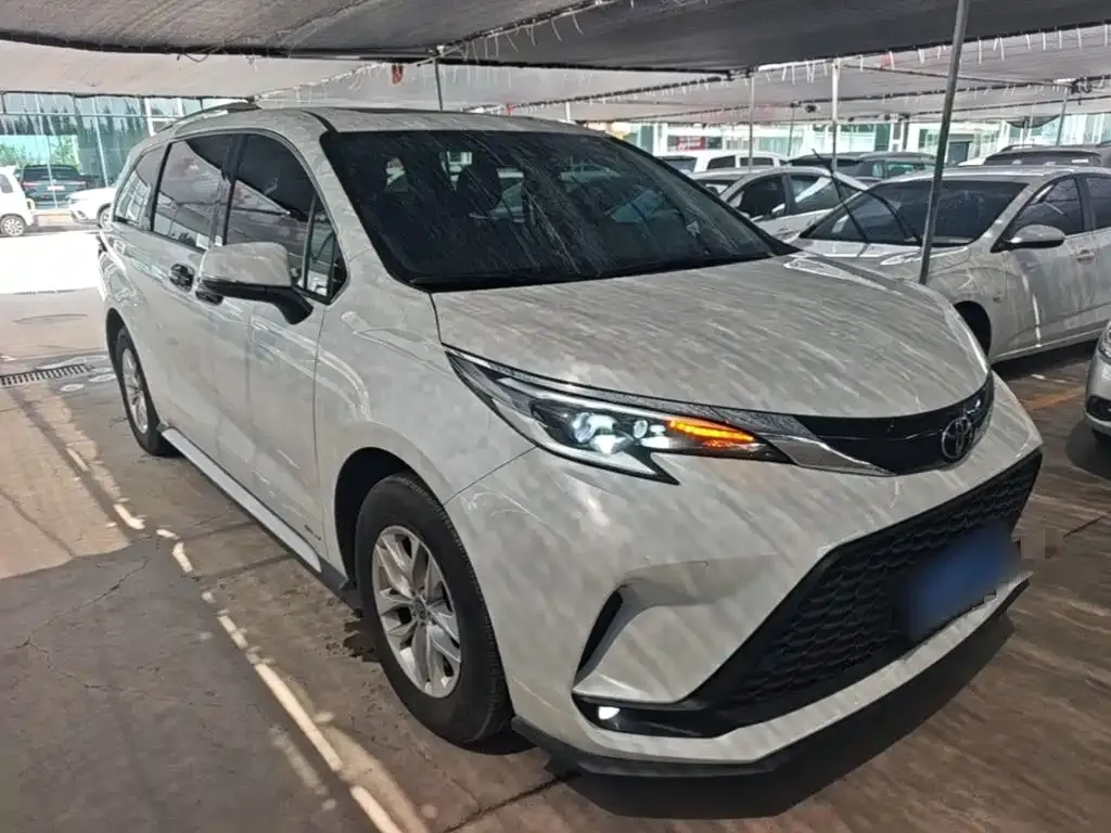 Toyota Granvia — фото 8