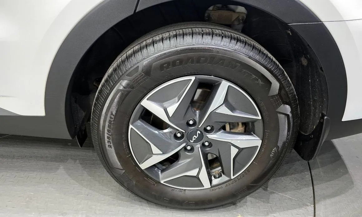 Kia Sorento — фото 9