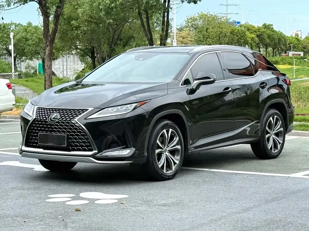 Lexus RX — фото 1