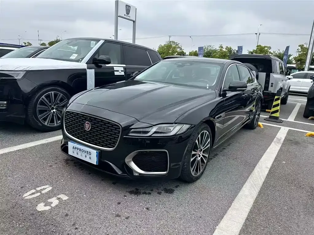 Jaguar XFL — фото 1