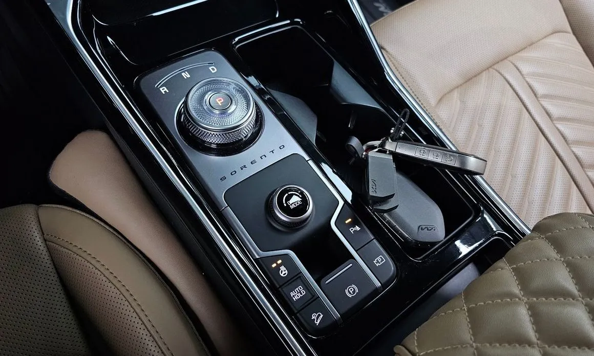Kia Sorento — фото 9