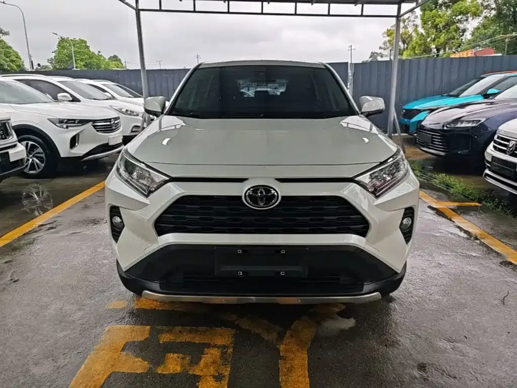 Toyota RAV4 — фото 3