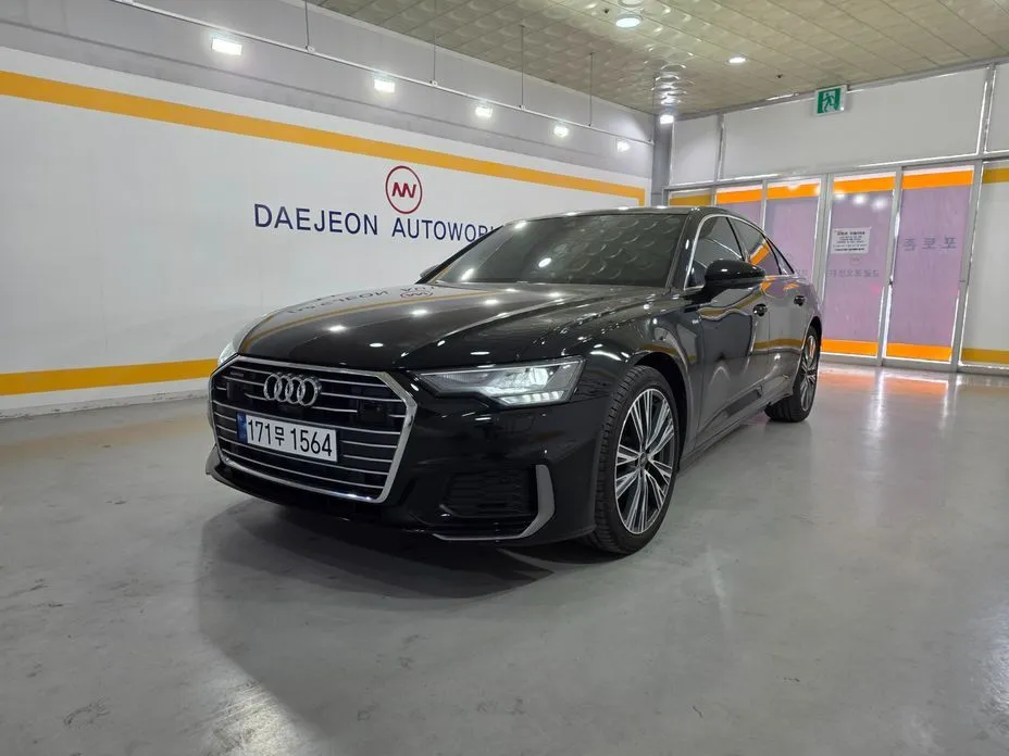 Audi A6 — фото 1