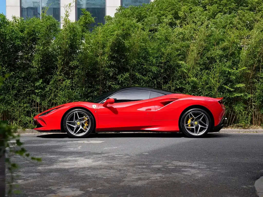 Ferrari F8 — фото 10
