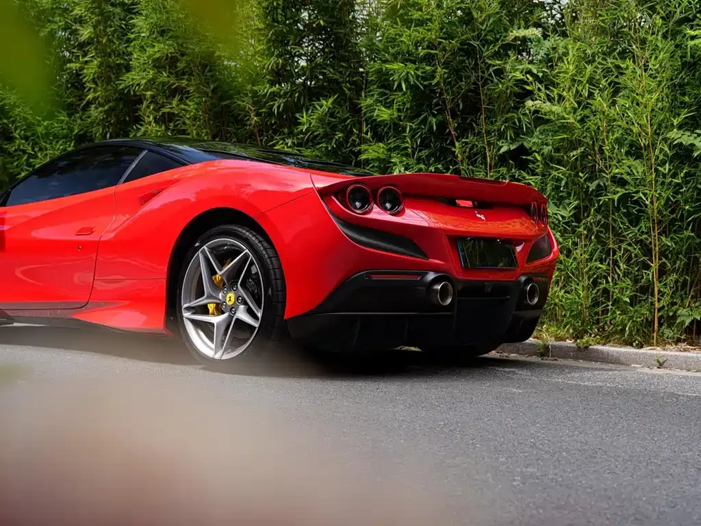 Ferrari F8 — фото 8