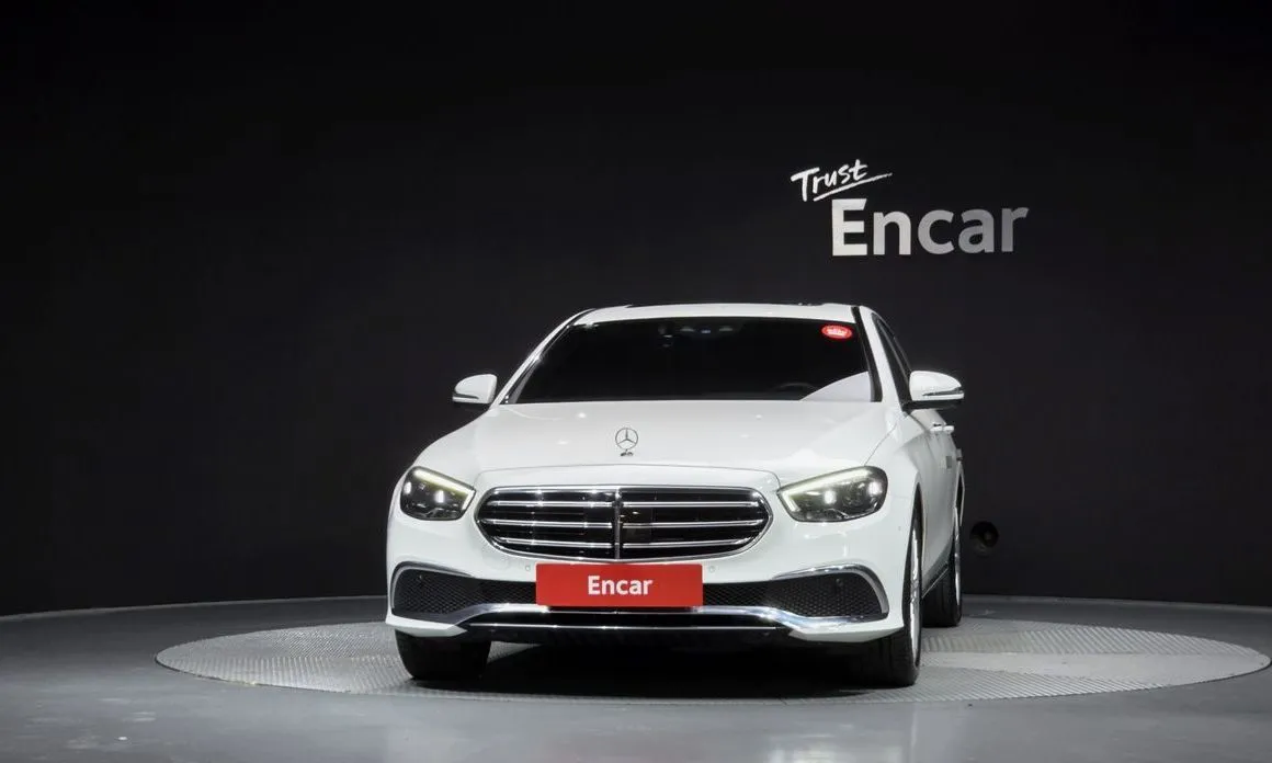Mercedes-Benz E-Class — фото 10