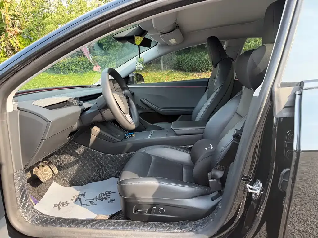 Tesla Model 3 — фото 3