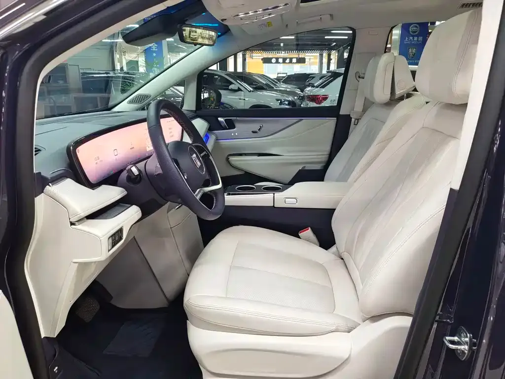 Buick GL8 Hybrid — фото 2