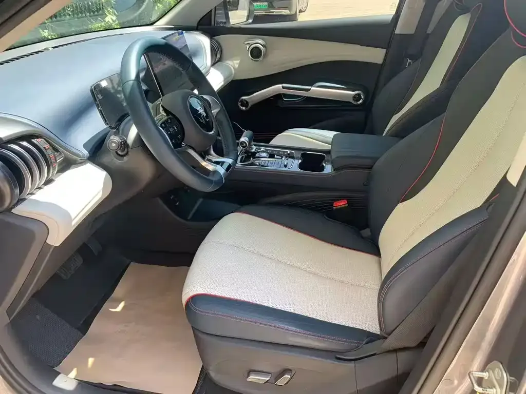 BYD Yuan Plus — фото 3
