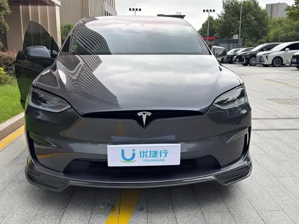 Tesla Model X — фото 5