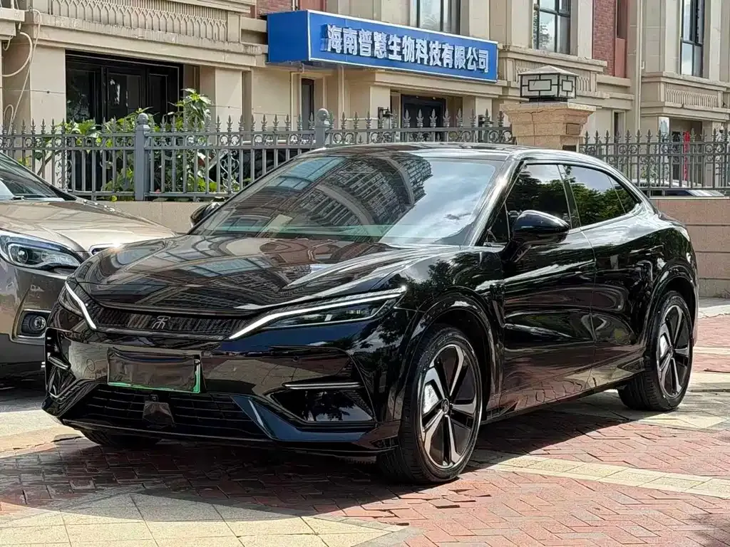 BYD L EV — фото 1