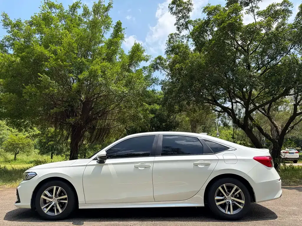 Honda Civic — фото 10