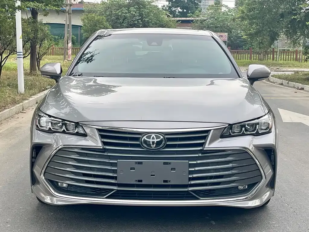 Toyota Avalon — фото 2