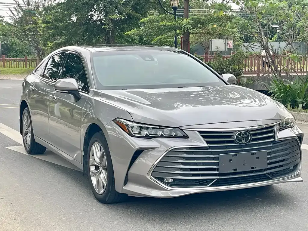 Toyota Avalon — фото 10