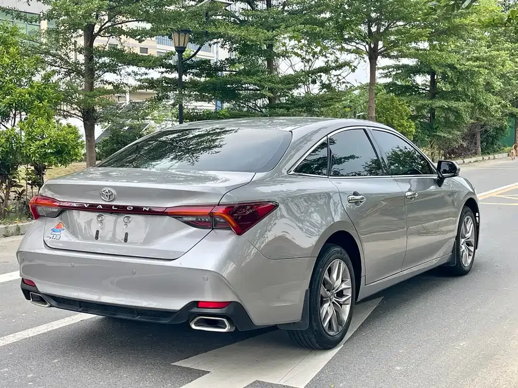 Toyota Avalon — фото 6