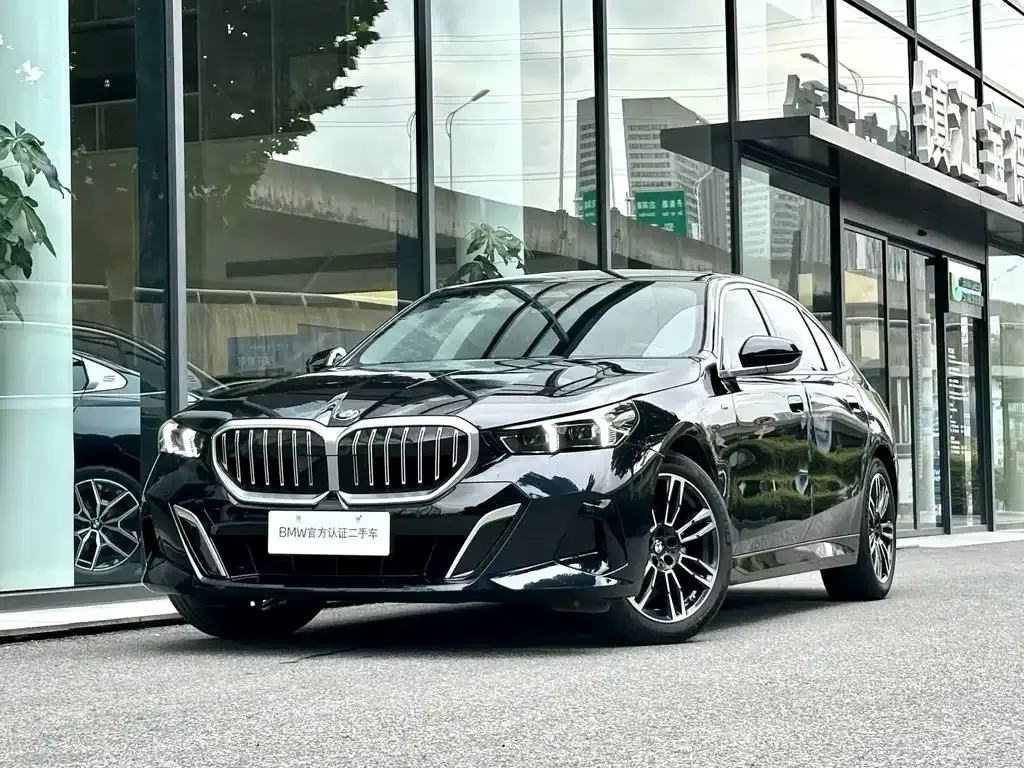 BMW 5 Series — фото 1