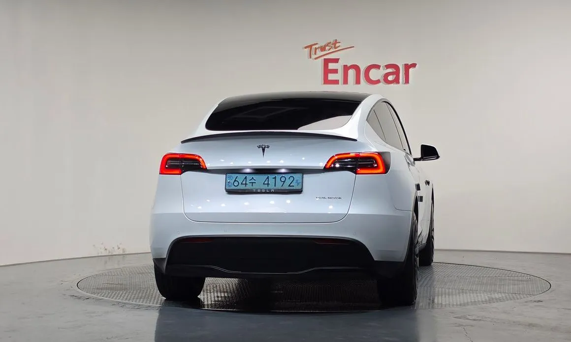 Tesla Model Y — фото 3