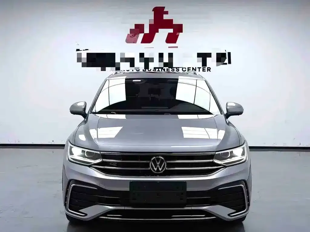 Volkswagen Tiguan L — фото 2
