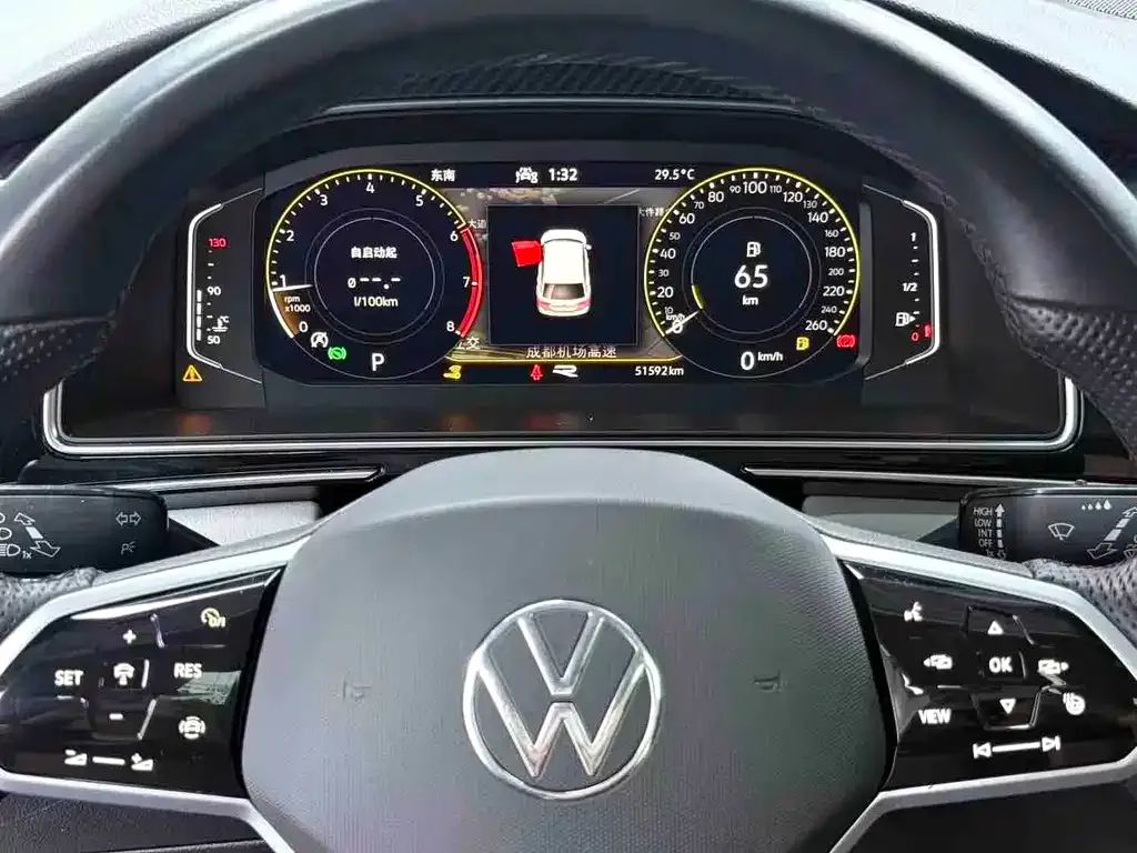 Volkswagen Tiguan L — фото 3