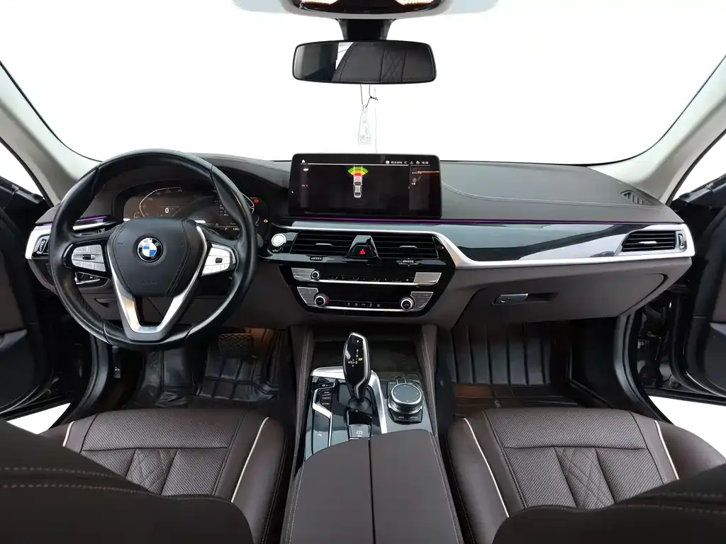 BMW 5 Series — фото 10
