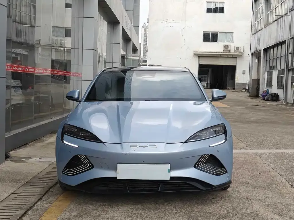 BYD Seal — фото 9