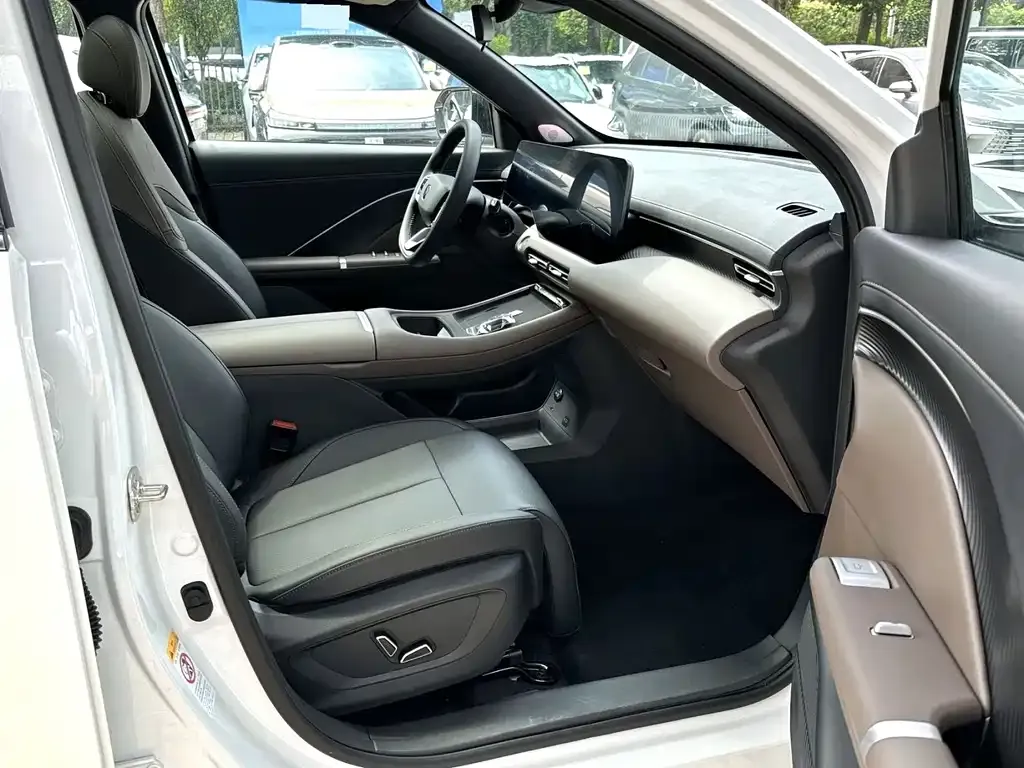 Changan CS55PLUS — фото 10