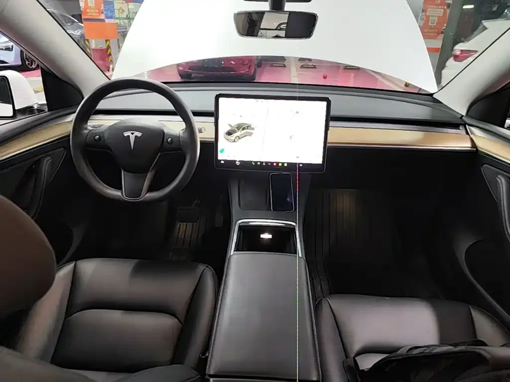 Tesla Model Y — фото 6