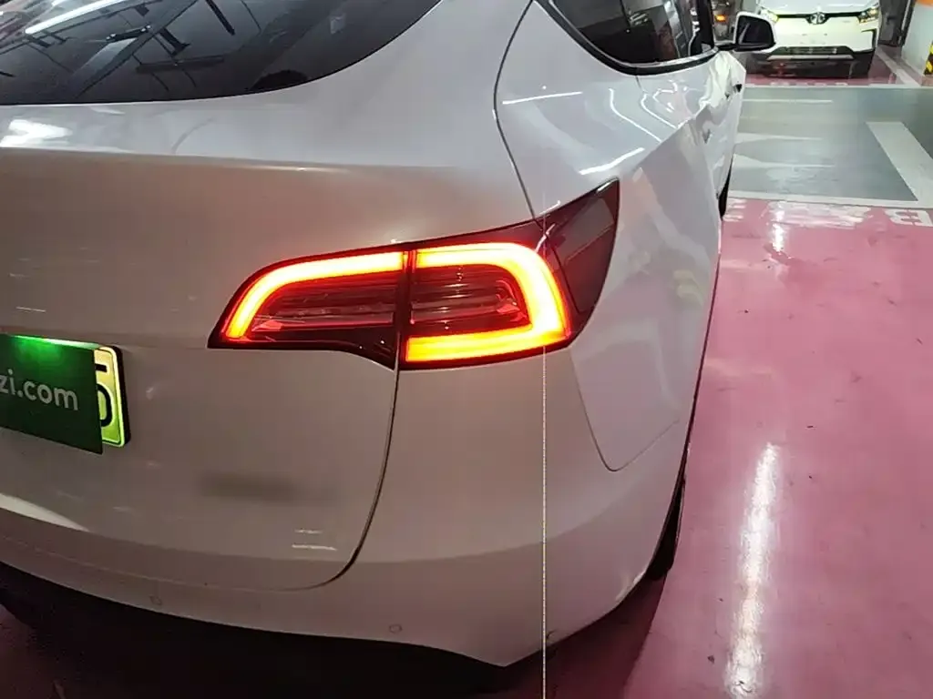 Tesla Model Y — фото 7