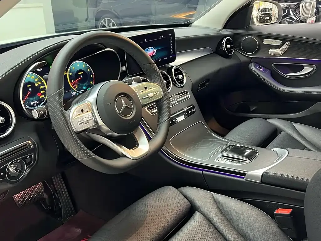 Mercedes-Benz C-Class — фото 10