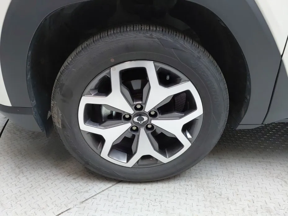 KG Mobility (Ssangyong) Torres — фото 4