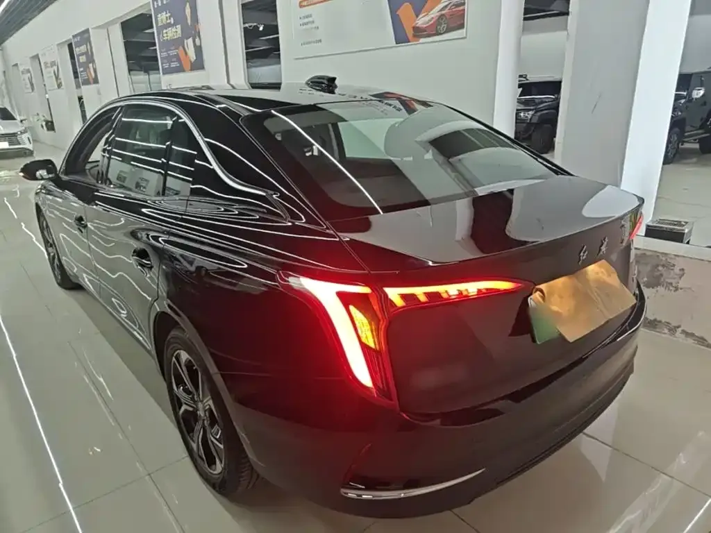 Hongqi E-QM5 — фото 8