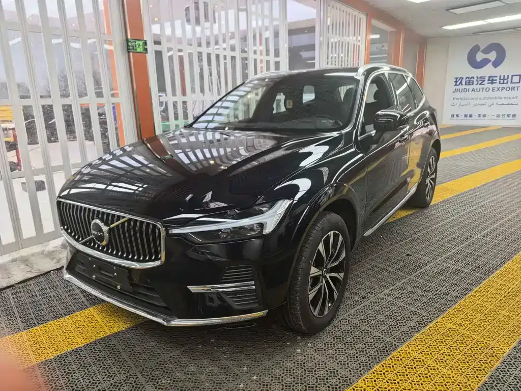 Volvo XC60 — фото 1