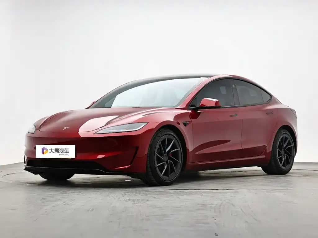 Tesla Model 3 — фото 1