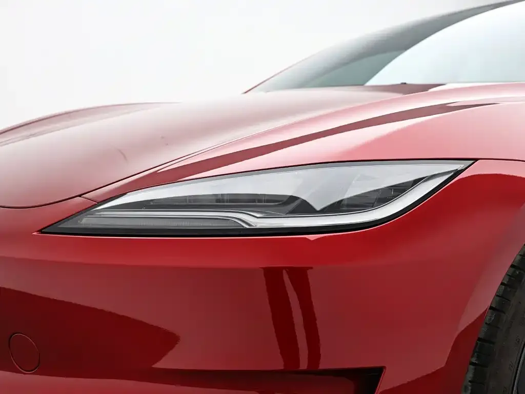 Tesla Model 3 — фото 8