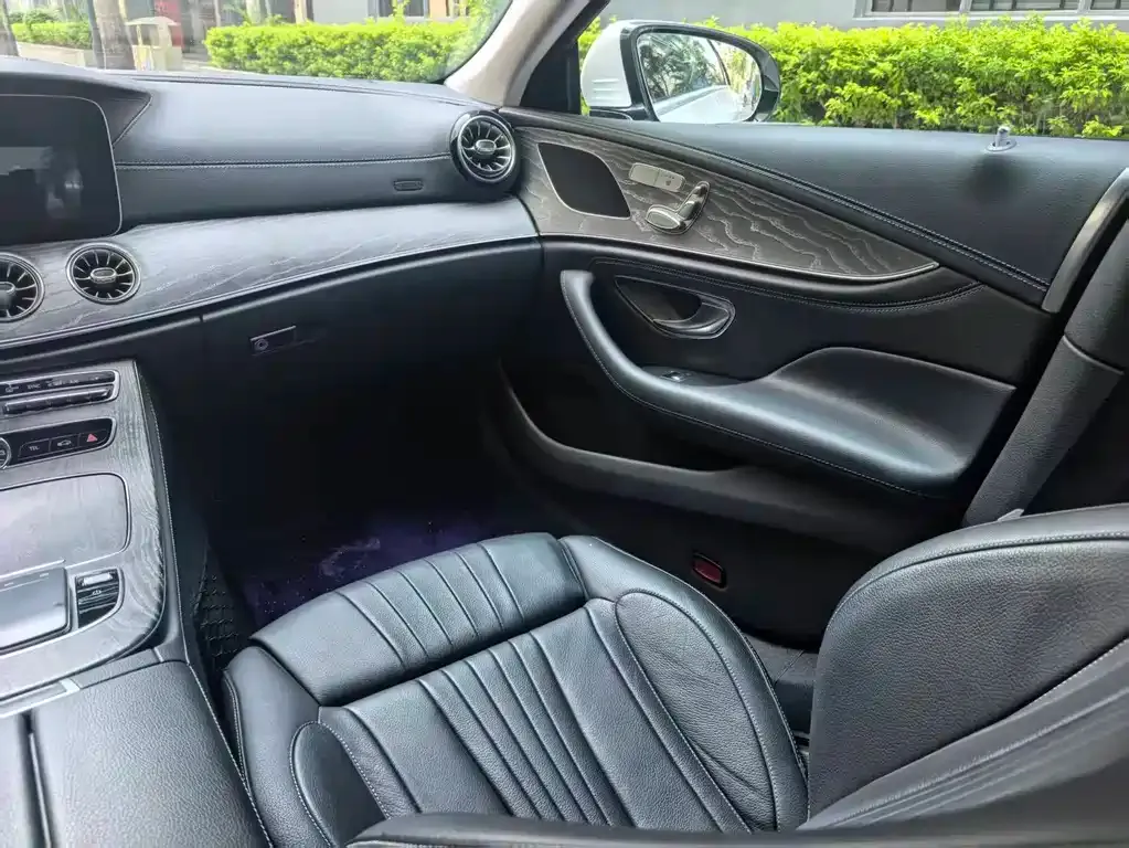 Mercedes-Benz CLS — фото 6