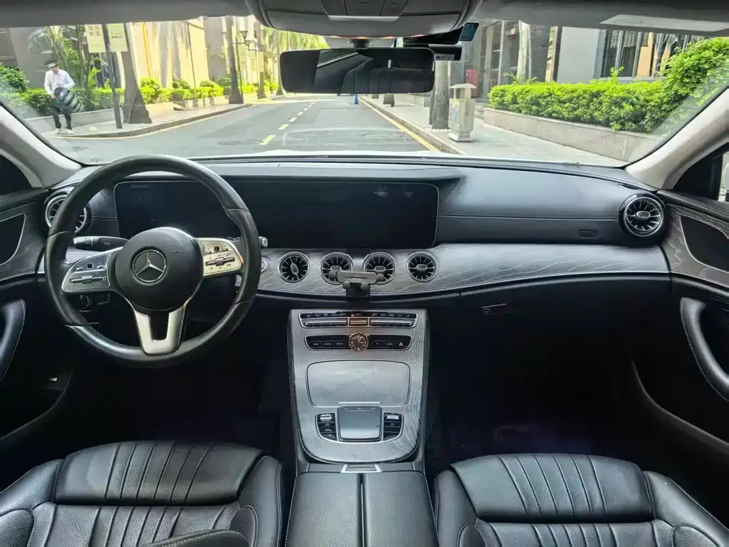 Mercedes-Benz CLS — фото 5