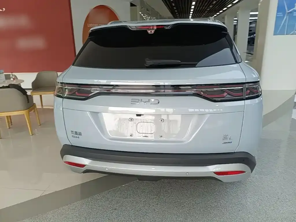 BYD L DM-i — фото 6
