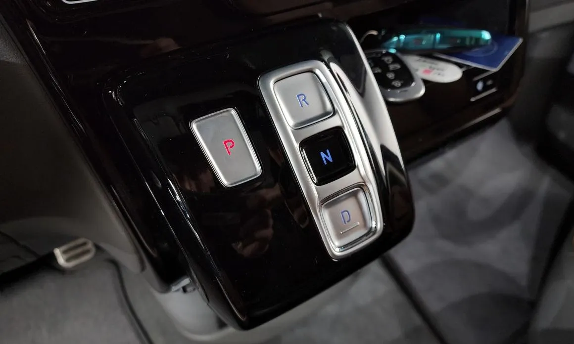 Hyundai Staria — фото 2