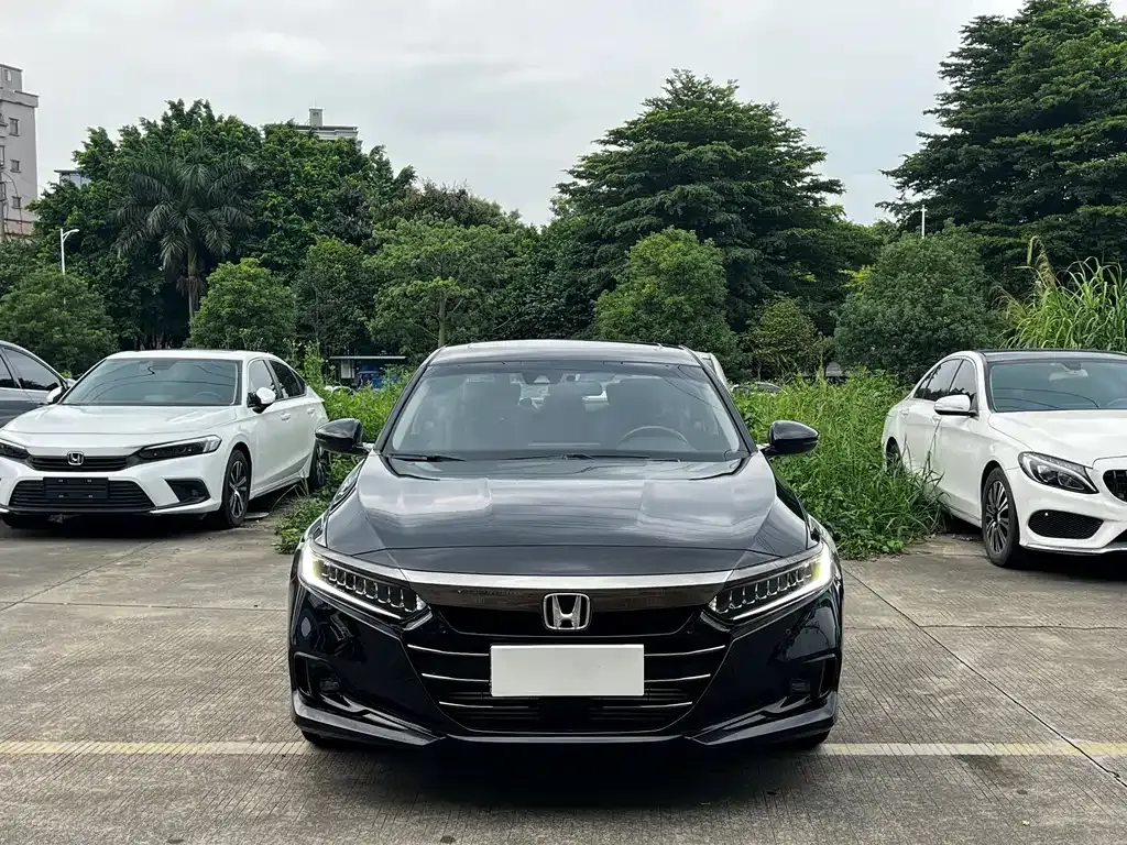 Honda Accord — фото 8