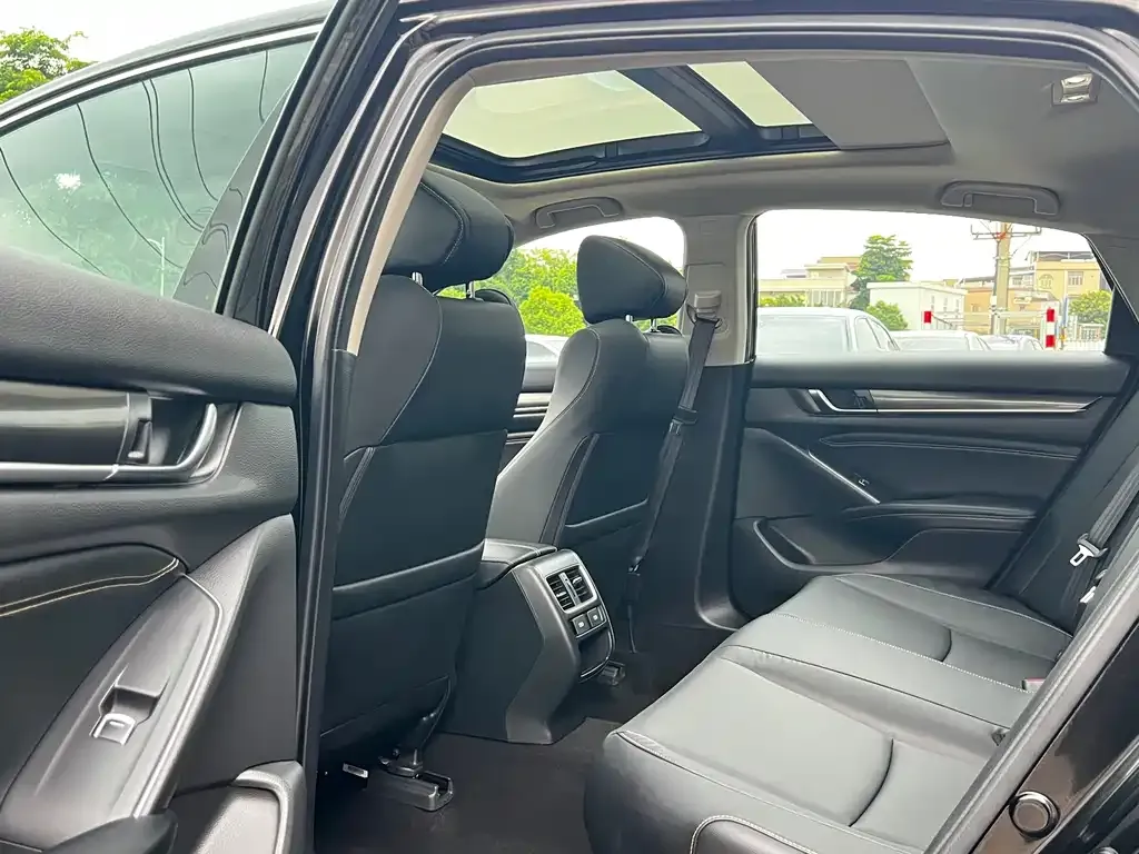 Honda Accord — фото 2