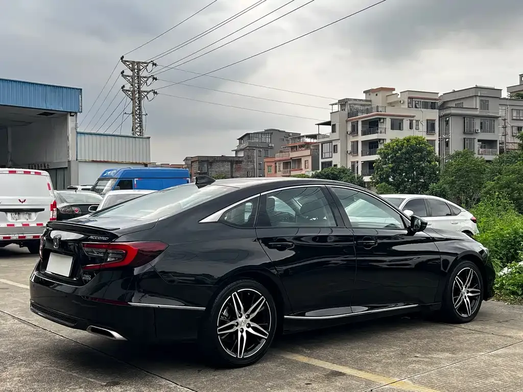 Honda Accord — фото 5