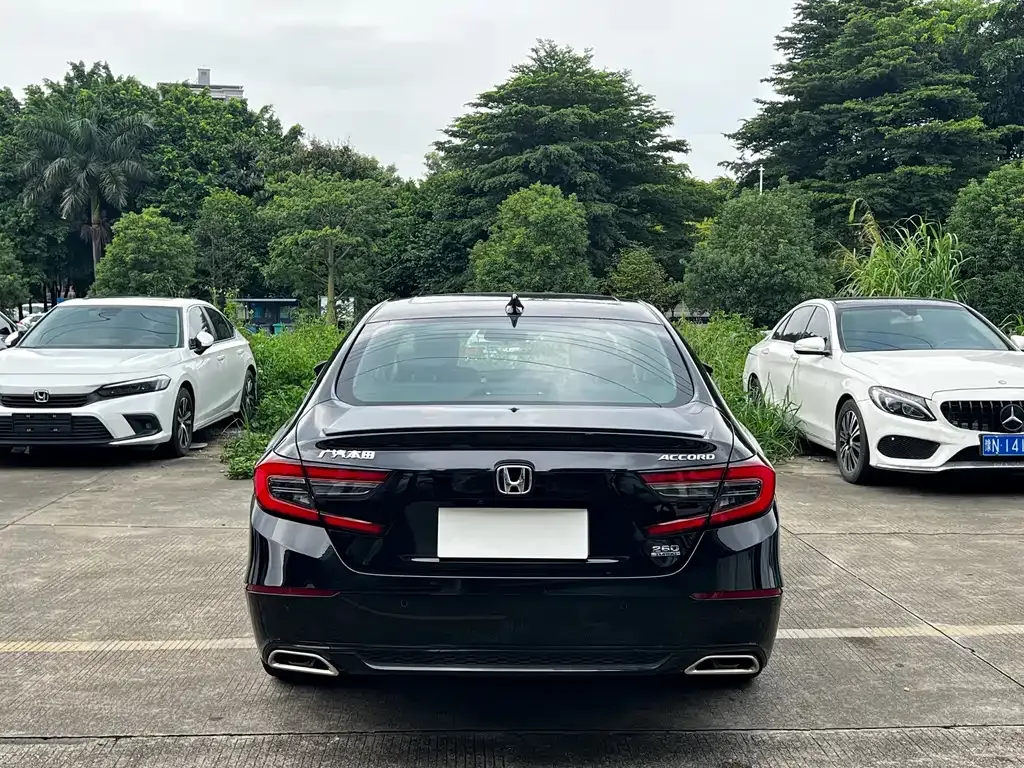 Honda Accord — фото 3