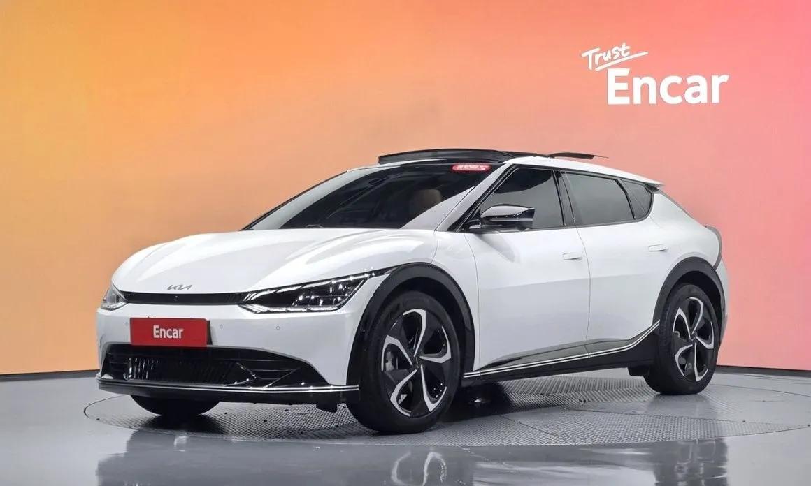 Kia EV6 — фото 1